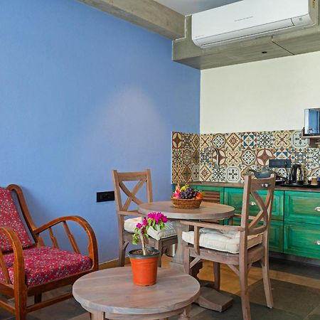 Bougainvilla Apartment スーラト エクステリア 写真