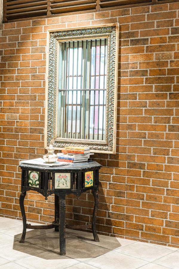 Bougainvilla Apartment スーラト エクステリア 写真