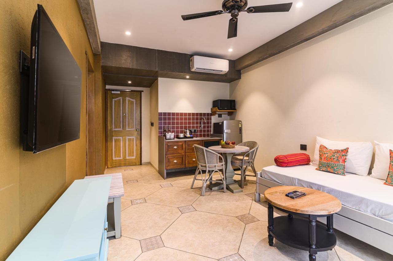 Bougainvilla Apartment スーラト エクステリア 写真