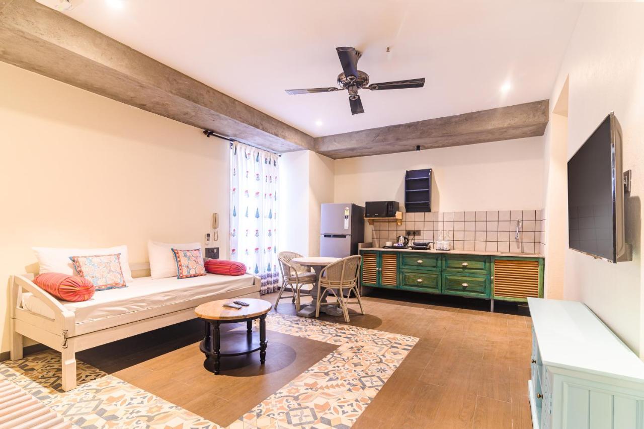 Bougainvilla Apartment スーラト エクステリア 写真