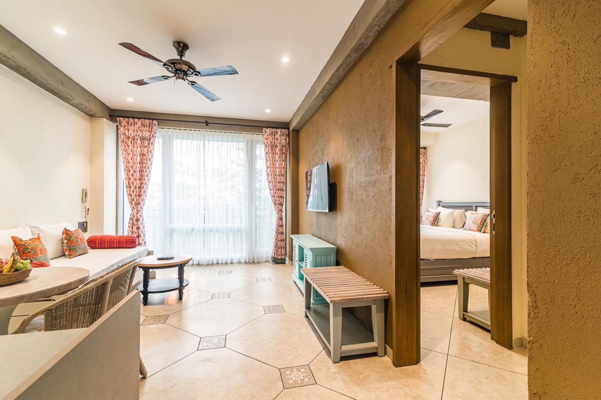 Bougainvilla Apartment スーラト エクステリア 写真